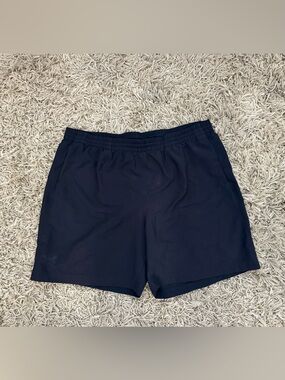 Under Armour Black Fitted HeatGear Training Shorts - Size XL